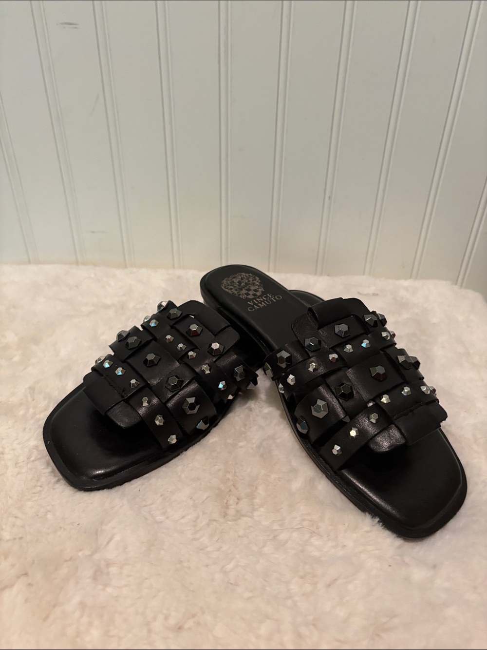 NWOT Vince  Camuto Neverna Leather Black Studded Slide Sandals with Sz 8